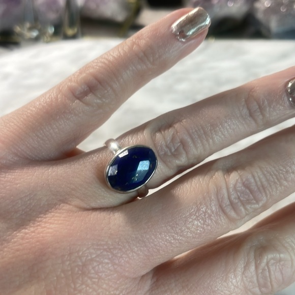 Large lapis lazuli gemstone ring in size 6.25 sterling silver - Picture 3 of 8